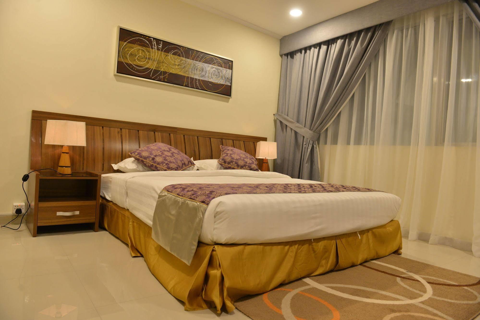 The First Tower Hotel Jubail Bagian luar foto